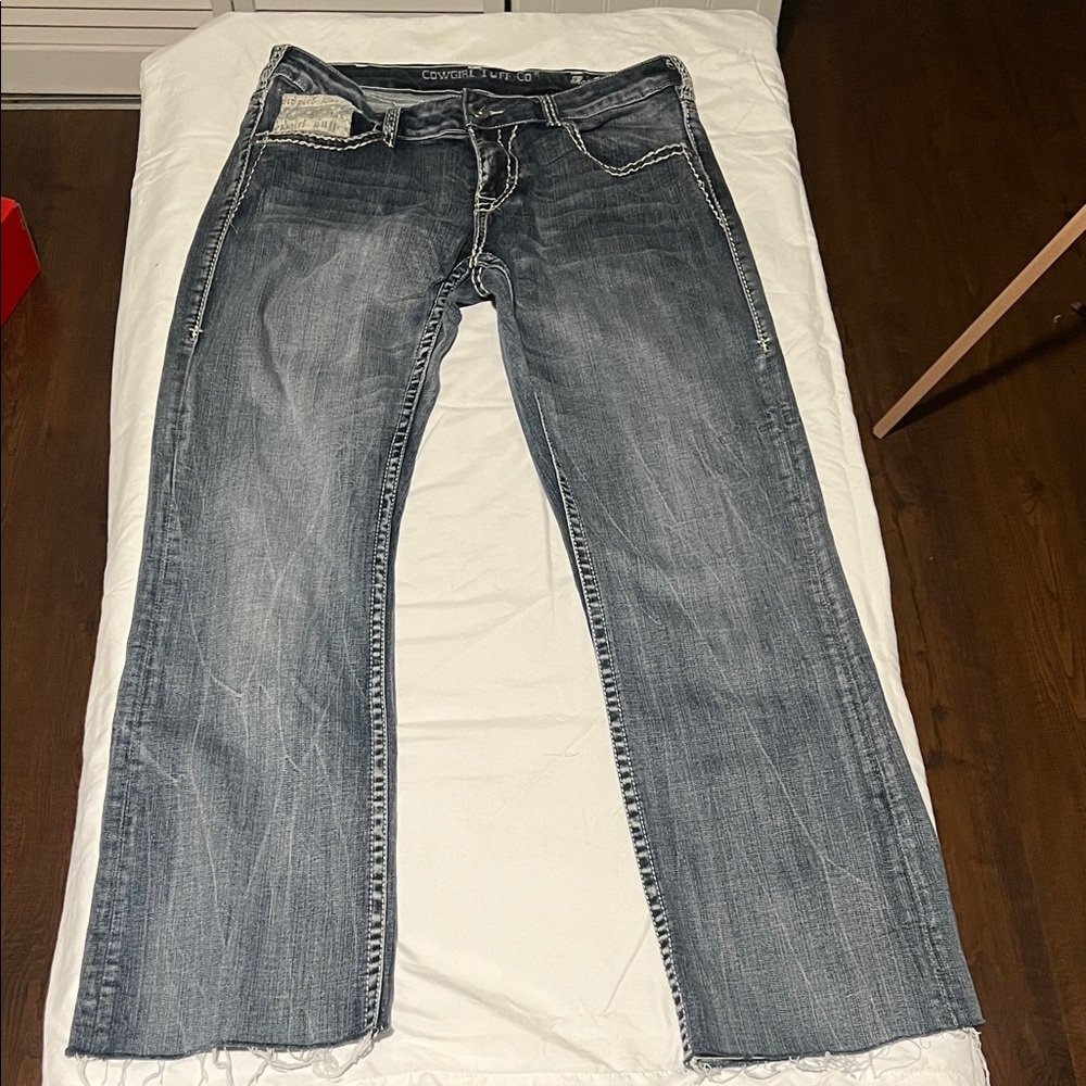 Cowgirl Tuff Women’s Western Flag of the Free Jeans size 33 waist hemmed to 30